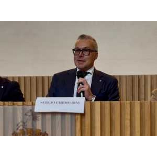 Lassessore alle Attività produttive e turismo Sergio Ermidio Bini alla presentazione di "Alla festa della rivoluzione". - Lassessore alle Attività produttive e turismo Sergio Ermidio Bini alla presentazione di "Alla festa della rivoluzione".