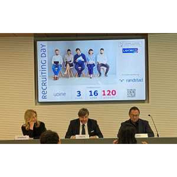 Un momento del Recruiting day di oggi a Udine - Un momento del Recruiting day di oggi a Udine
