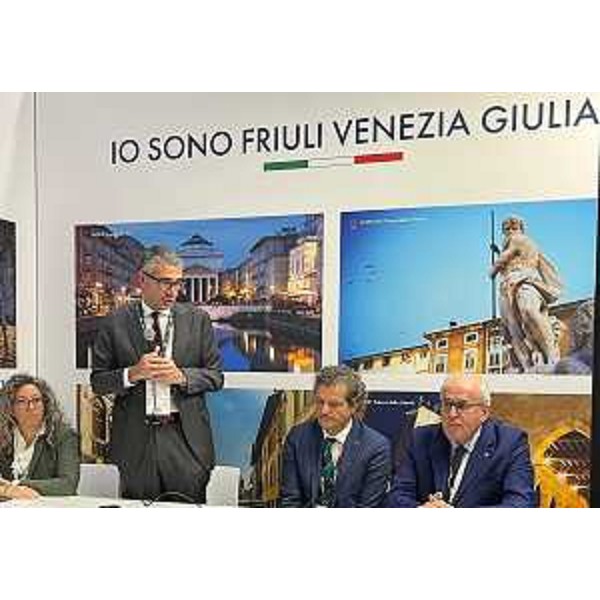 L'intervento dell'assessore regionale alle Autonomie Locali Pierpaolo Roberti all'interno dello stand della Regione a Torino - L'intervento dell'assessore regionale alle Autonomie Locali Pierpaolo Roberti all'interno dello stand della Regione a Torino