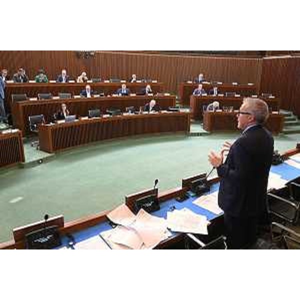 Un intervento dell'assessore regionale Sergio Emidio Bini durante i lavori odierni del Cr - Un intervento dell'assessore regionale Sergio Emidio Bini durante i lavori odierni del Cr