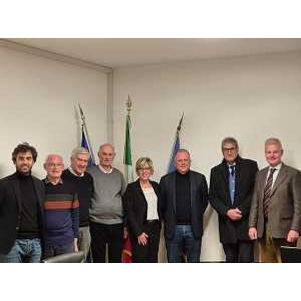 Foto di gruppo con l'assessore regionale Barbara Zilli - Foto di gruppo con l'assessore regionale Barbara Zilli