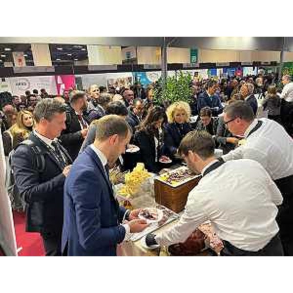 Una degustazione dei prodotti dell'enogastronomia del Friuli Venezia Giulia nello stand della Regione al Lingotto di Torino - Una degustazione dei prodotti dell'enogastronomia del Friuli Venezia Giulia nello stand della Regione al Lingotto di Torino 