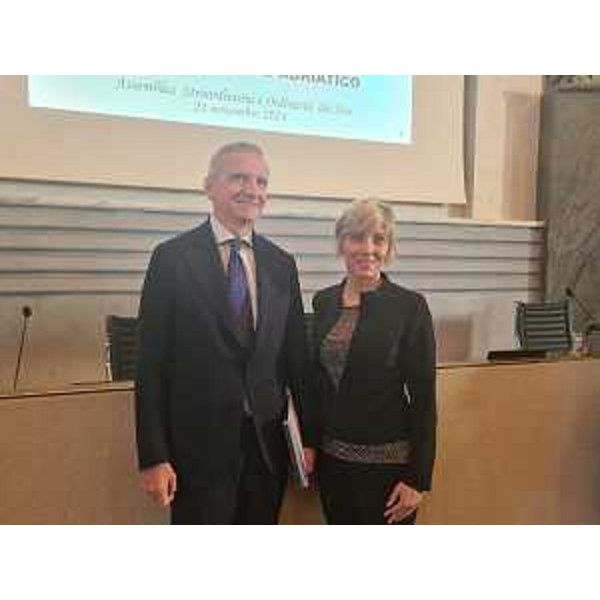 L'assessore regionale alle Finanze Barbara Zilli cvon il presidente di Autostrade Alto Adriatico Marco Monaco - L'assessore regionale alle Finanze Barbara Zilli cvon il presidente di Autostrade Alto Adriatico Marco Monaco