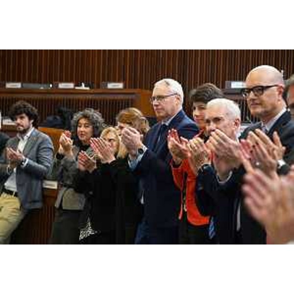 L'applauso dei consiglieri regionali del Fvg agli atleti della fai Sport Asd - L'applauso dei consiglieri regionali del Fvg agli atleti della fai Sport Asd
