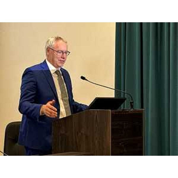 L'intervento di Mauro Bordin, presidente del Cr Fvg, durante la cerimonia nella sede della Prefettura di Udine - L'intervento di Mauro Bordin, presidente del Cr Fvg, durante la cerimonia nella sede della Prefettura di Udine