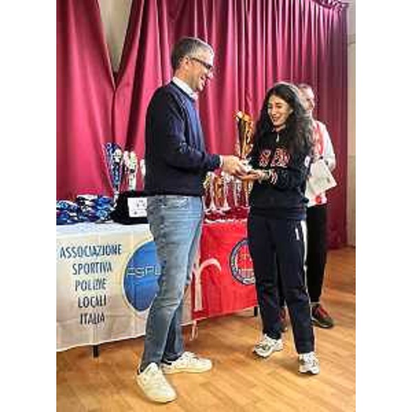 L'assessore Roberti alle premiazioni del Campionato Italiano di corsa campestre ASPLI (Associazione Sportiva Polizie Locali Italia) a Basovizza - L'assessore Roberti alle premiazioni del Campionato Italiano di corsa campestre ASPLI (Associazione Sportiva Polizie Locali Italia) a Basovizza