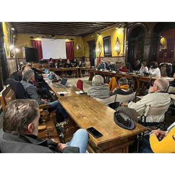 L'aula consiliare del Comune di San Vito durante i lavori della 2. commissione comunale - L'aula consiliare del Comune di San Vito durante i lavori della 2. commissione comunale