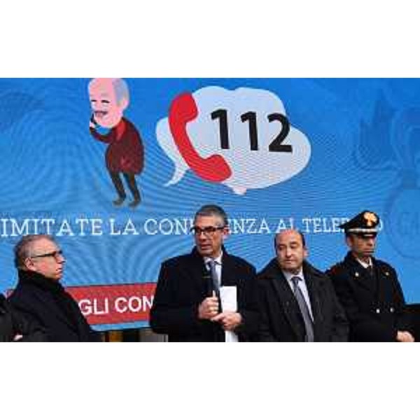 Lassessore regionale alle Autonomie locali e alla sicurezza Pierpaolo Roberti alla presentazione della campagna di comunicazione "Stop truffe!". - Lassessore regionale alle Autonomie locali e alla sicurezza Pierpaolo Roberti alla presentazione della campagna di comunicazione "Stop truffe!".