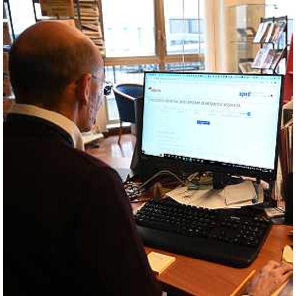 Procedura di rilascio dello Spid in Biblioteca Livio Paladin in Consiglio regionale a Trieste - Procedura di rilascio dello Spid in Biblioteca Livio Paladin in Consiglio regionale a Trieste