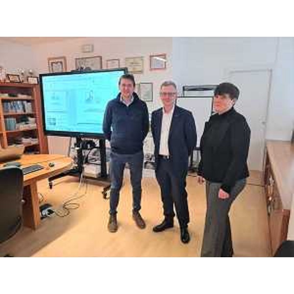 L'assessore regionale alle Risorse agroalimentari, forestali e ittiche Stefano Zannier (al centro) con la presidente del Parco naturale delle Prealpi Giulie Anna Miceli e il direttore Stefano Santi, - L'assessore regionale alle Risorse agroalimentari, forestali e ittiche Stefano Zannier (al centro) con la presidente del Parco naturale delle Prealpi Giulie Anna Miceli e il direttore Stefano Santi,