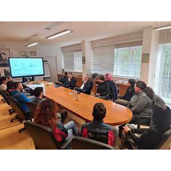 L'assessore regionale alle Risorse agroalimentari, forestali e ittiche Stefano Zannier con lo staff del Parco naturale delle Prealpi Giulie - L'assessore regionale alle Risorse agroalimentari, forestali e ittiche Stefano Zannier con lo staff del Parco naturale delle Prealpi Giulie