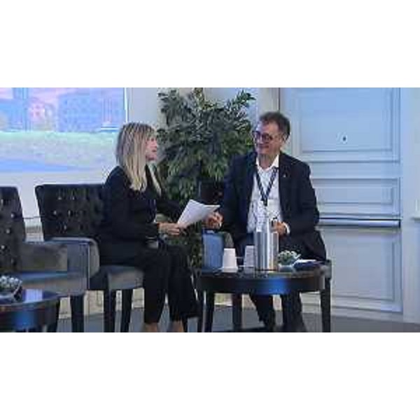 Carlo Bolzonello (Fp) con la dottoressa Chris Brown, responsabile dell'ufficio europeo dell'Oms per gli investimenti per la salute e lo sviluppo - Carlo Bolzonello (Fp) con la dottoressa Chris Brown, responsabile dell'ufficio europeo dell'Oms per gli investimenti per la salute e lo sviluppo