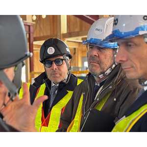 L'assessore Bini durante il sopralluogo al cantiere Expo di Osaka. - L'assessore Bini durante il sopralluogo al cantiere Expo di Osaka.
