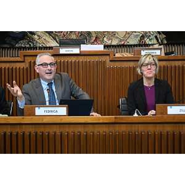 Il presidente della I Commissione, Alessandro Basso (FdI), e l'assessore Barbara Zilli - Il presidente della I Commissione, Alessandro Basso (FdI), e l'assessore Barbara Zilli