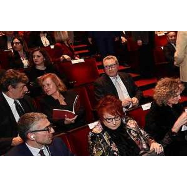 L'assessore Roberti (a sinistra) durante la cerimonia del 70mo anniversario dell'Unione culturale economica slovena (Skgz). - L'assessore Roberti (a sinistra) durante la cerimonia del 70mo anniversario dell'Unione culturale economica slovena (Skgz).