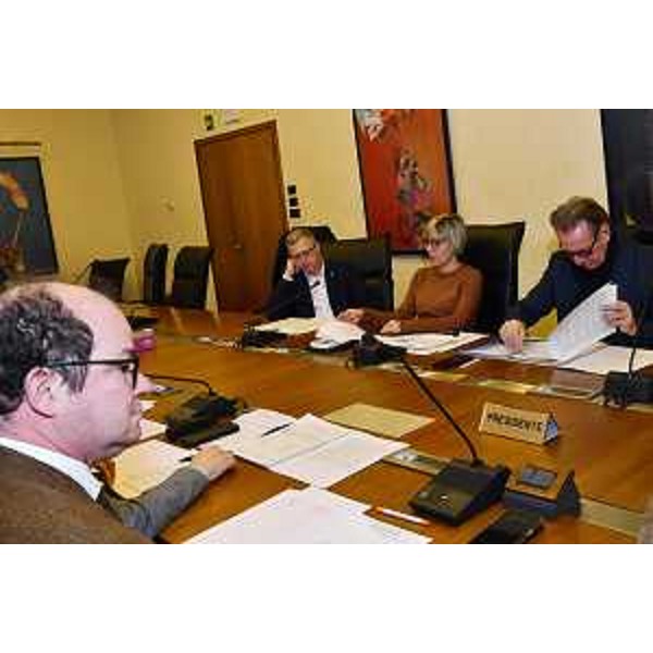 La seduta di Giunta regionale presieduta dal vicegovernatore Mario Anzil - La seduta di Giunta regionale presieduta dal vicegovernatore Mario Anzil