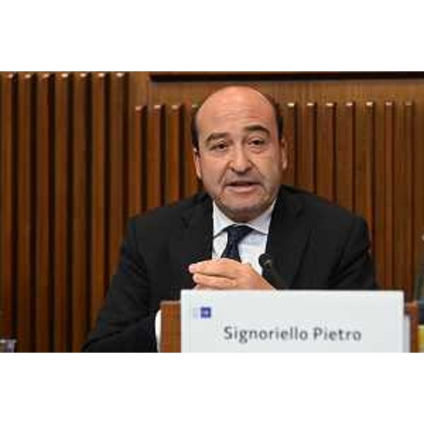 Il prefetto di Trieste, Pietro Signoriello - Il prefetto di Trieste, Pietro Signoriello