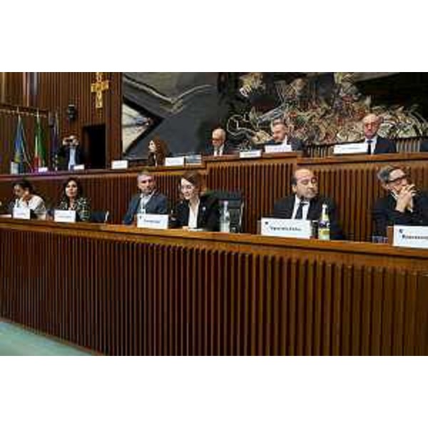 Barbara Clama, presidente dell'Ora Fvg, al tavolo di presidenza del convegno - Barbara Clama, presidente dell'Ora Fvg, al tavolo di presidenza del convegno