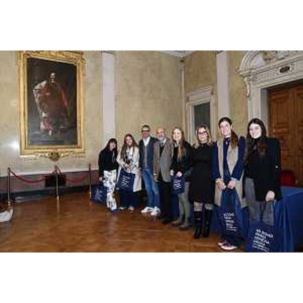 Foto di gruppo per i discendenti dei corregionali all'estero con l'assessore Pierpaolo Roberti e il presidente dei Giuliani nel Mondo Giorgio Perini - Foto di gruppo per i discendenti dei corregionali all'estero con l'assessore Pierpaolo Roberti e il presidente dei Giuliani nel Mondo Giorgio Perini