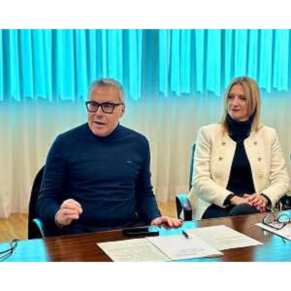 L'assessore alle attività produttive e Turismo del Friuli Venezia Giulia Sergio Emidio Bini alla presentazione degli eventi in calendario per la ventunesima edizione di "Lignano d'A...Mare" - L'assessore alle attività produttive e Turismo del Friuli Venezia Giulia Sergio Emidio Bini alla presentazione degli eventi in calendario per la ventunesima edizione di "Lignano d'A...Mare"