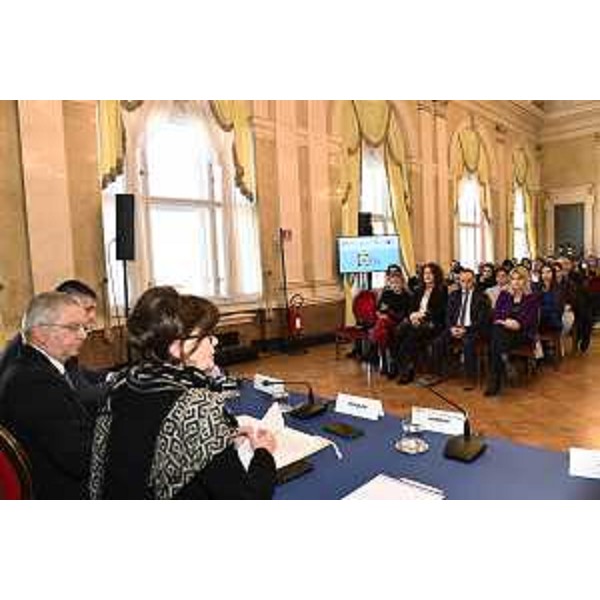 L'assessore regionale Alessia Rosolen alla inaugurazione dei corsi accademici di alta formazione all'Its Accademia Nautica dell'Adriatico di Trieste - L'assessore regionale Alessia Rosolen alla inaugurazione dei corsi accademici di alta formazione all'Its Accademia Nautica dell'Adriatico di Trieste