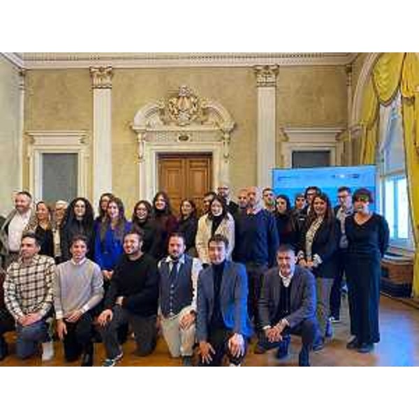 L'assessore Alessia Rosolen, prima a destra, all'inaugurazione del corso di alta formazione 2024-26 nato da un'alleanza tra la società Lidl e l'Its Accademia Nautuca di Trieste. - L'assessore Alessia Rosolen, prima a destra, all'inaugurazione del corso di alta formazione 2024-26 nato da un'alleanza tra la società Lidl e l'Its Accademia Nautuca di Trieste.