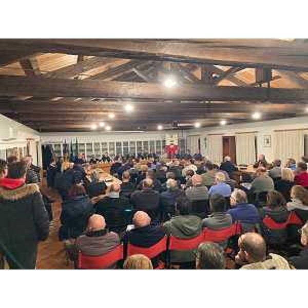 La sala consigliare del Municipio di Varmo durante l'incontro pubblico sul Tagliamento a cui ha preso parte l'assessore regionale Cristina Amirante - La sala consigliare del Municipio di Varmo durante l'incontro pubblico sul Tagliamento a cui ha preso parte l'assessore regionale Cristina Amirante