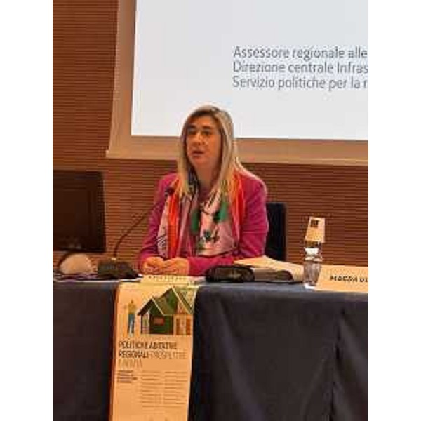 L'assessore regionale a Infrastrutture e territorio Cristina Amirante alla presnetazione del nuovo ddl sulle politiche abitative - L'assessore regionale a Infrastrutture e territorio Cristina Amirante alla presnetazione del nuovo ddl sulle politiche abitative