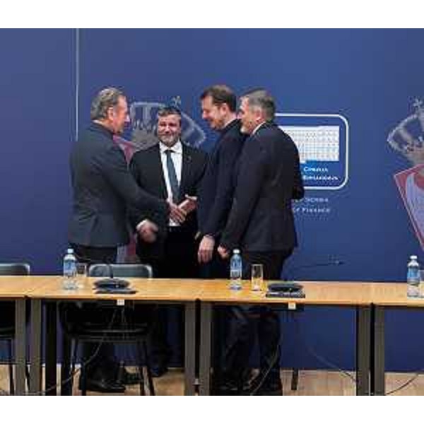 L'assessore Scoccimarro e il presidente di Finest Minon al termine dell'incontro con i rappresentanti del ministero delle Finanze serbo e di Confindustria Serbia - L'assessore Scoccimarro e il presidente di Finest Minon al termine dell'incontro con i rappresentanti del ministero delle Finanze serbo e di Confindustria Serbia