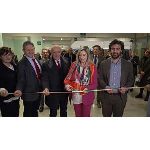 Il taglio del nastro all'Isis Malignani di Udine - Il taglio del nastro all'Isis Malignani di Udine