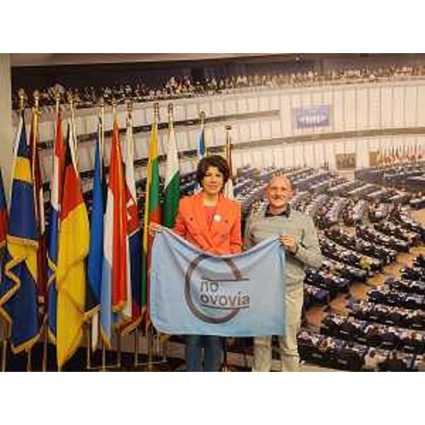 Giulia Massolino (Patto per l'Autonomia-Civica Fvg) con Leo Brattoli per il "No ovovia" - Giulia Massolino (Patto per l'Autonomia-Civica Fvg) con Leo Brattoli per il "No ovovia"