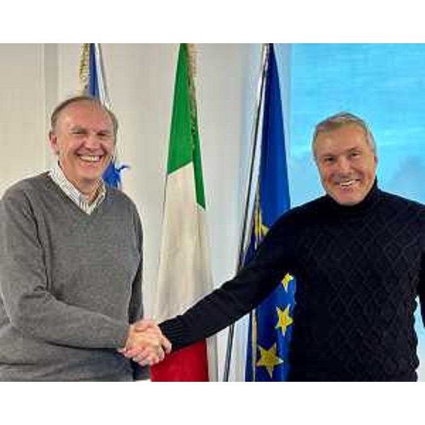 L'assessore regionale alle Attività produttive Sergio Emidio Bini con il presidente del Cosef Marco Bruseschi - L'assessore regionale alle Attività produttive Sergio Emidio Bini con il presidente del Cosef Marco Bruseschi 