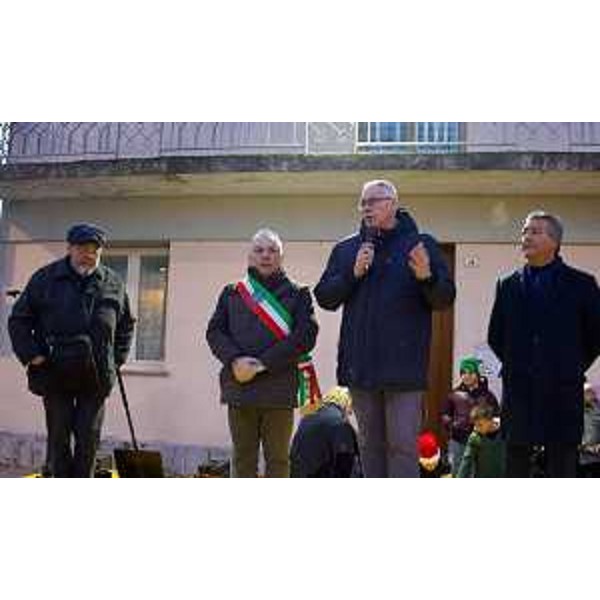 L'intervento del presidente Bordin (secondo da destra nella foto), oggi a Palazzolo dello Stella. Accanto a lui il sindaco, Franco D'Altilia - L'intervento del presidente Bordin (secondo da destra nella foto), oggi a Palazzolo dello Stella. Accanto a lui il sindaco, Franco D'Altilia