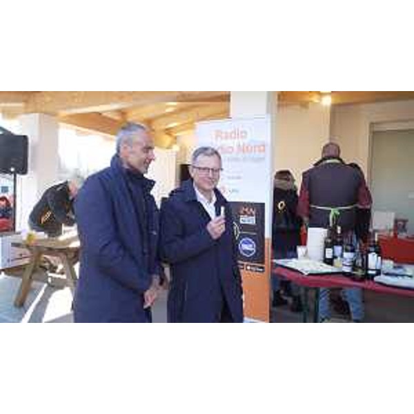 Lassessore alle Risorse agroalimentari, forestali e ittiche Stefano Zannier allinaugurazione del nuovo punto vendita del caseificio di Enemonzo - Lassessore alle Risorse agroalimentari, forestali e ittiche Stefano Zannier allinaugurazione del nuovo punto vendita del caseificio di Enemonzo