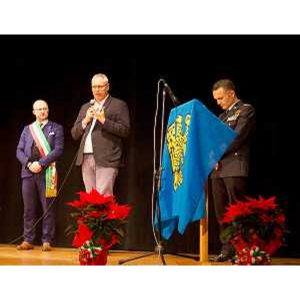 L'intervento di Mauro Bordin, presidente del Cr Fvg, a San Daniele. Accanto a lui il sindaco Pietro Valent e il comandante del Secondo Stormo, Giovanni Lodato - L'intervento di Mauro Bordin, presidente del Cr Fvg, a San Daniele. Accanto a lui il sindaco Pietro Valent e il comandante del Secondo Stormo, Giovanni Lodato