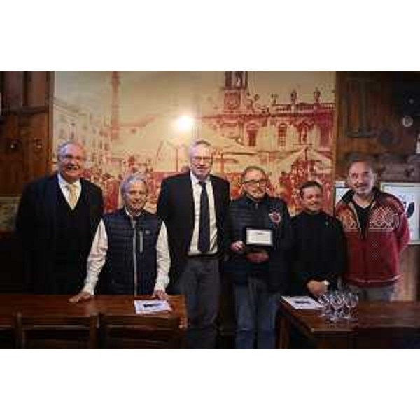 Il presidente Bordin è il terzo da sinistra nella foto di gruppo con le autorità. Secondo da destra è Alessandro Venanzi, vicesindaco di Udine - Il presidente Bordin è il terzo da sinistra nella foto di gruppo con le autorità. Secondo da destra è Alessandro Venanzi, vicesindaco di Udine