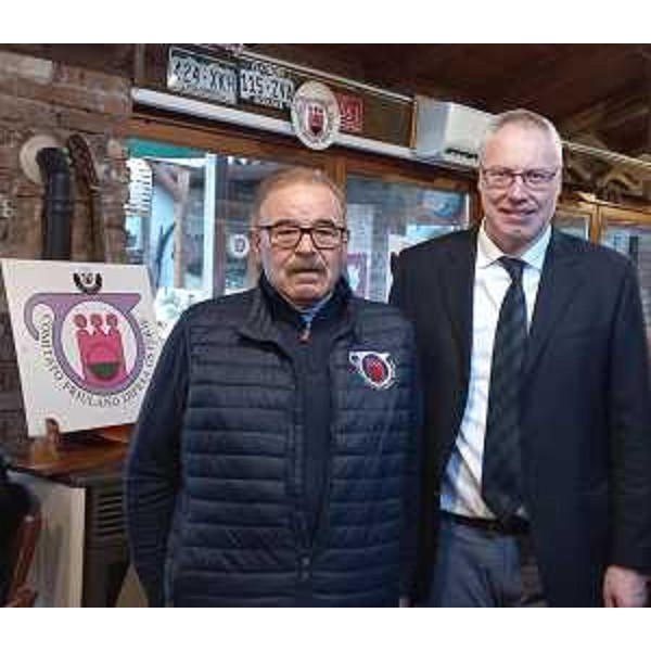 Il presidente Bordin assieme a Enzo Mancini prima dell'inizio della cerimonia - Il presidente Bordin assieme a Enzo Mancini prima dell'inizio della cerimonia