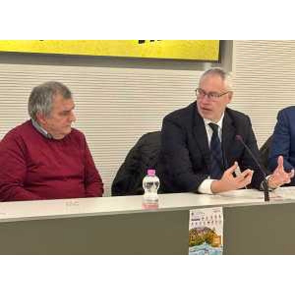 Il presidente del Cr Fvg, Mauro Bordin, interviene alla presentazione del progetto Cjant a la Tor con il presidente dell'Istitût ladin furlan Pre Checo Placerean, Geremia Gomboso - Il presidente del Cr Fvg, Mauro Bordin, interviene alla presentazione del progetto Cjant a la Tor con il presidente dell'Istitût ladin furlan Pre Checo Placerean, Geremia Gomboso