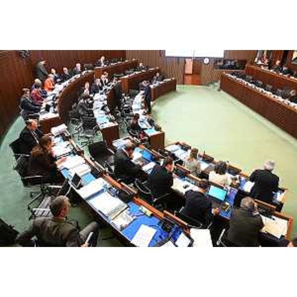 I lavori durante l'87esima seduta del Consiglio regionale - I lavori durante l'87esima seduta del Consiglio regionale