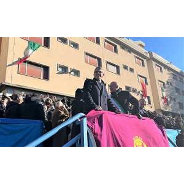 L'assessore Roberti assieme al sindaco Dipiazza sul piazzale della Scuola di Polizia 'Vincenzo Raiola' - L'assessore Roberti assieme al sindaco Dipiazza sul piazzale della Scuola di Polizia 'Vincenzo Raiola'