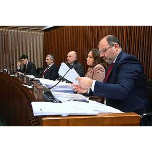 Diego Moretti, Manuela Celotti e altri consiglieri del Pd - Diego Moretti, Manuela Celotti e altri consiglieri del Pd