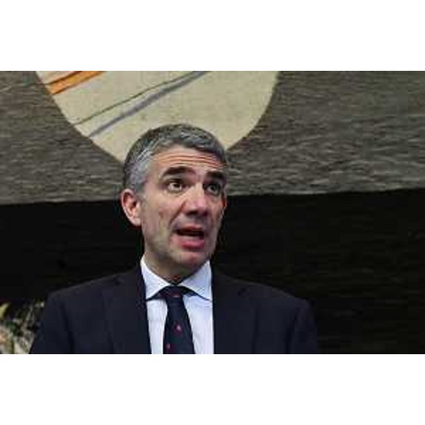 L'assessore regionale alle Autonomie locali, funzione pubblica, sicurezza e immigrazione Pierpaolo Roberti in Consiglio - L'assessore regionale alle Autonomie locali, funzione pubblica, sicurezza e immigrazione Pierpaolo Roberti in Consiglio 