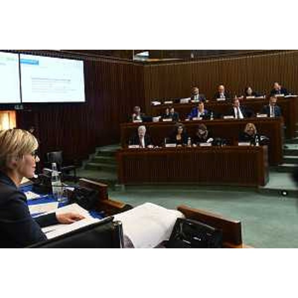 L'assessore regionale alle Finanze Barbara Zilli in Aula per la Stabilità - L'assessore regionale alle Finanze Barbara Zilli in Aula per la Stabilità