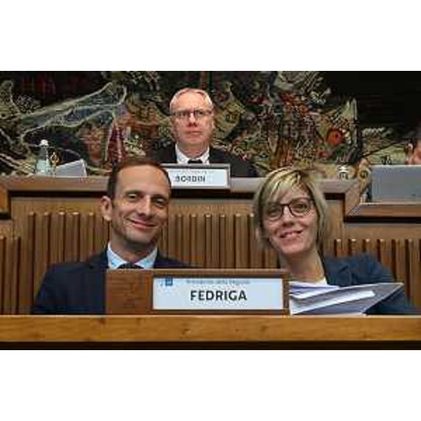 Il presidente del Cr Fvg, Mauro Bordin, con il governatore Massimiliano Fedriga e l'assessore Fvg alle Finanze, Barbara Zilli - Il presidente del Cr Fvg, Mauro Bordin, con il governatore Massimiliano Fedriga e l'assessore Fvg alle Finanze, Barbara Zilli