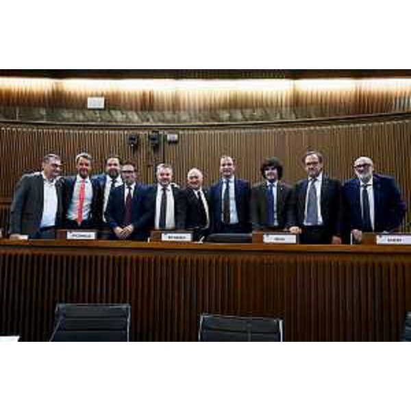 Il gruppo di Fedriga presidente con il governatore al termine del voto sul Bilancio - Il gruppo di Fedriga presidente con il governatore al termine del voto sul Bilancio