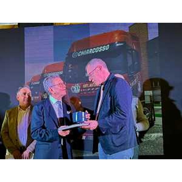 Da destra il presidente del Cr, Mauro Bordin con Sante Chiarcosso - Da destra il presidente del Cr, Mauro Bordin con Sante Chiarcosso