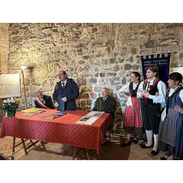 Il vicegovernatore Mario Anzil tra il sindaco Carlo Michelizza e il conte Pietro Enrico di Prampero - Il vicegovernatore Mario Anzil tra il sindaco Carlo Michelizza e il conte Pietro Enrico di Prampero