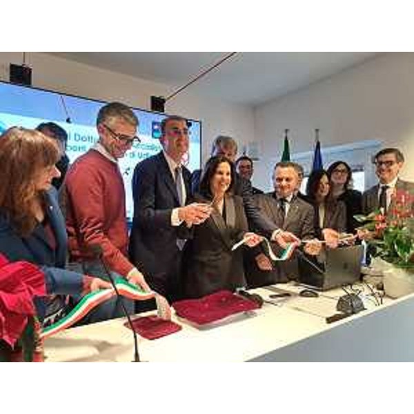 Roberti al taglio del nastro sede Ordine commercialisti di Udine - Roberti al taglio del nastro sede Ordine commercialisti di Udine