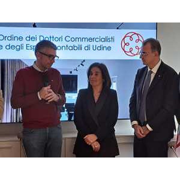 Roberti con la presidente dell'Ordine Micaela Sette e il presidente nazionale Elbano de Nuccio - Roberti con la presidente dell'Ordine Micaela Sette e il presidente nazionale Elbano de Nuccio