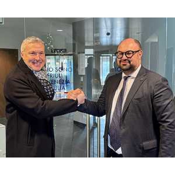 L'assessore Bini e il direttore di PromoturismoFvg Mestroni - L'assessore Bini e il direttore di PromoturismoFvg Mestroni